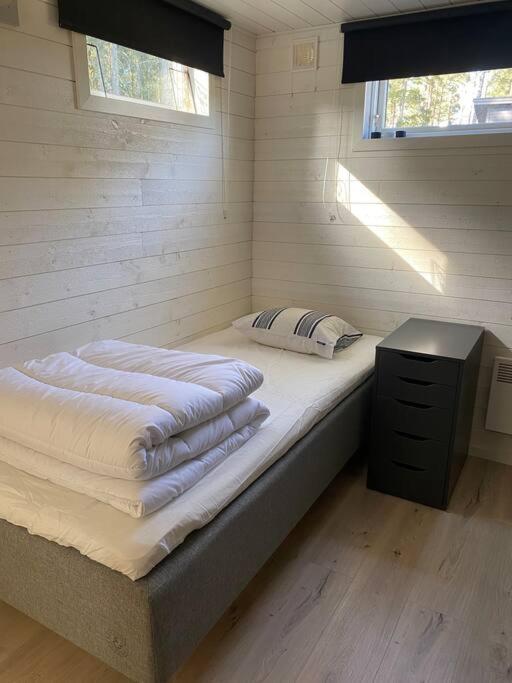 Stuga Pa Oe / Naerhet Till Vatten Mariestad Dış mekan fotoğraf